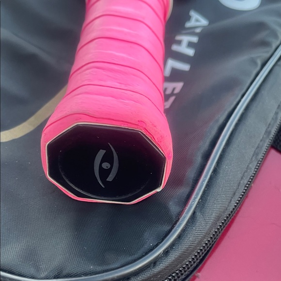 Vineyard Vines Paddle with Pink and Blue Design with carrying case - Picture 6 of 7